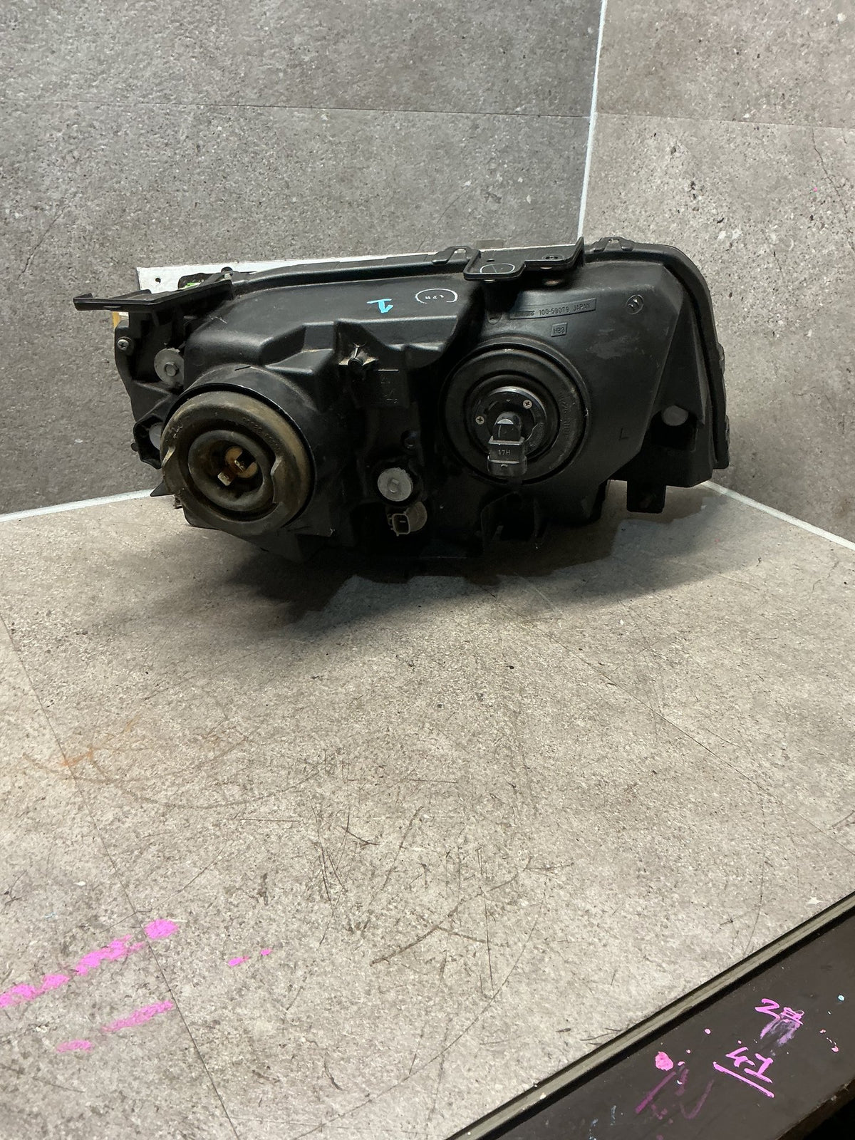 2011 Suzuki Grand Vitara- Left Headlight- (TAG14410)