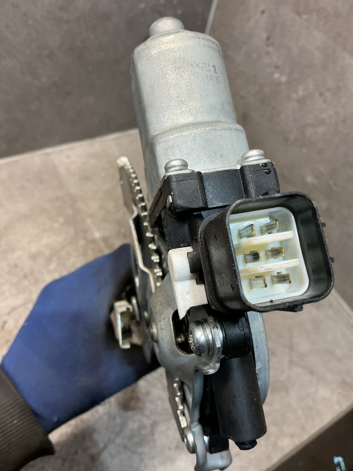 2007 Mitsubishi Delica CV5W - Left Rear Window Regulator/Motor - (TAG17709)