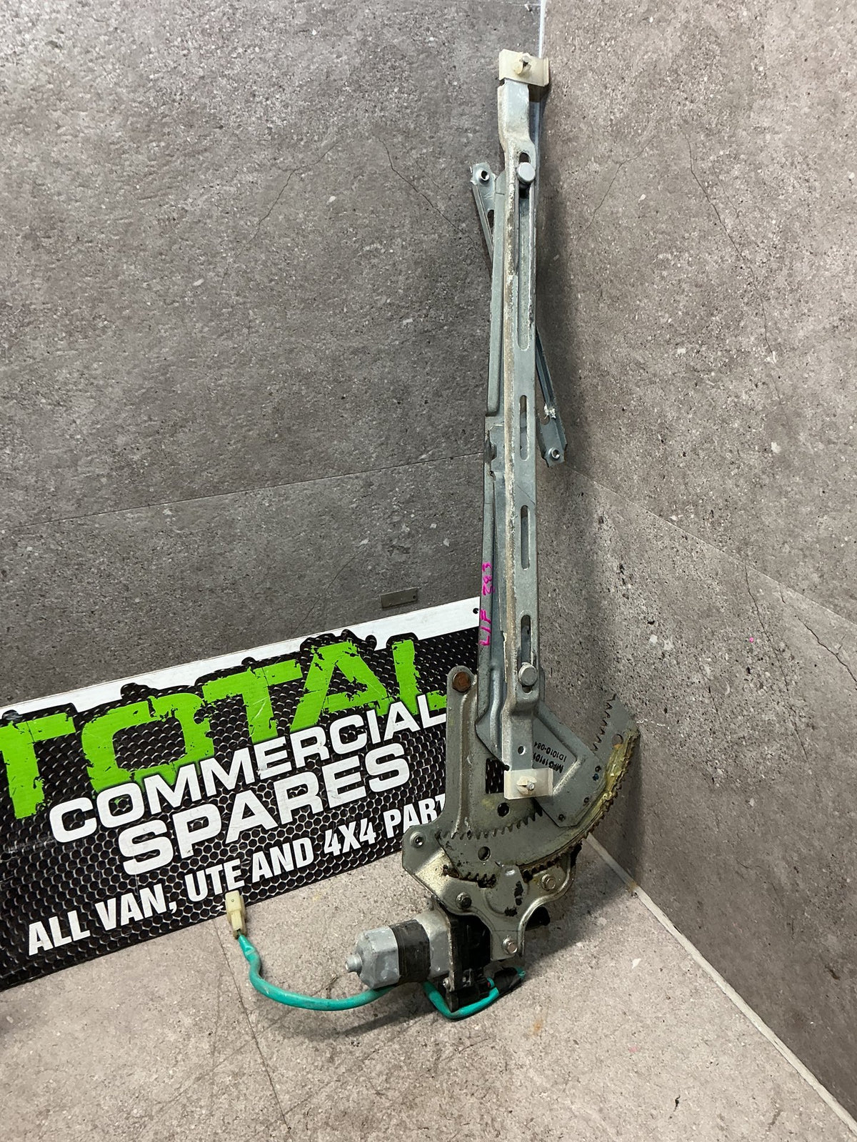 2010 Ford Ranger- Left Front Window Regulator/Motor- (TAG15192)