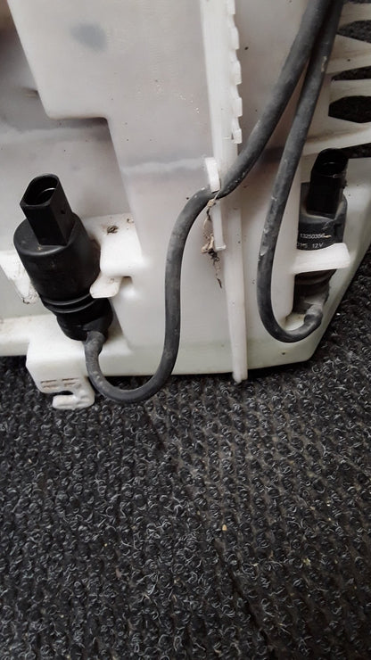2013 Holden Captiva 7 LT 2WD 2.4 AT- Washer Bottle- (TAG6843)