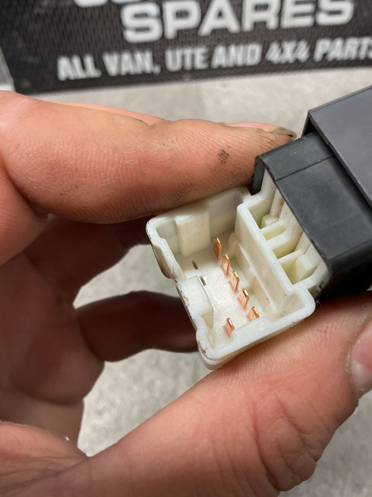2011 Nissan Navara- Right Rear Window Switch- (TAG16034)