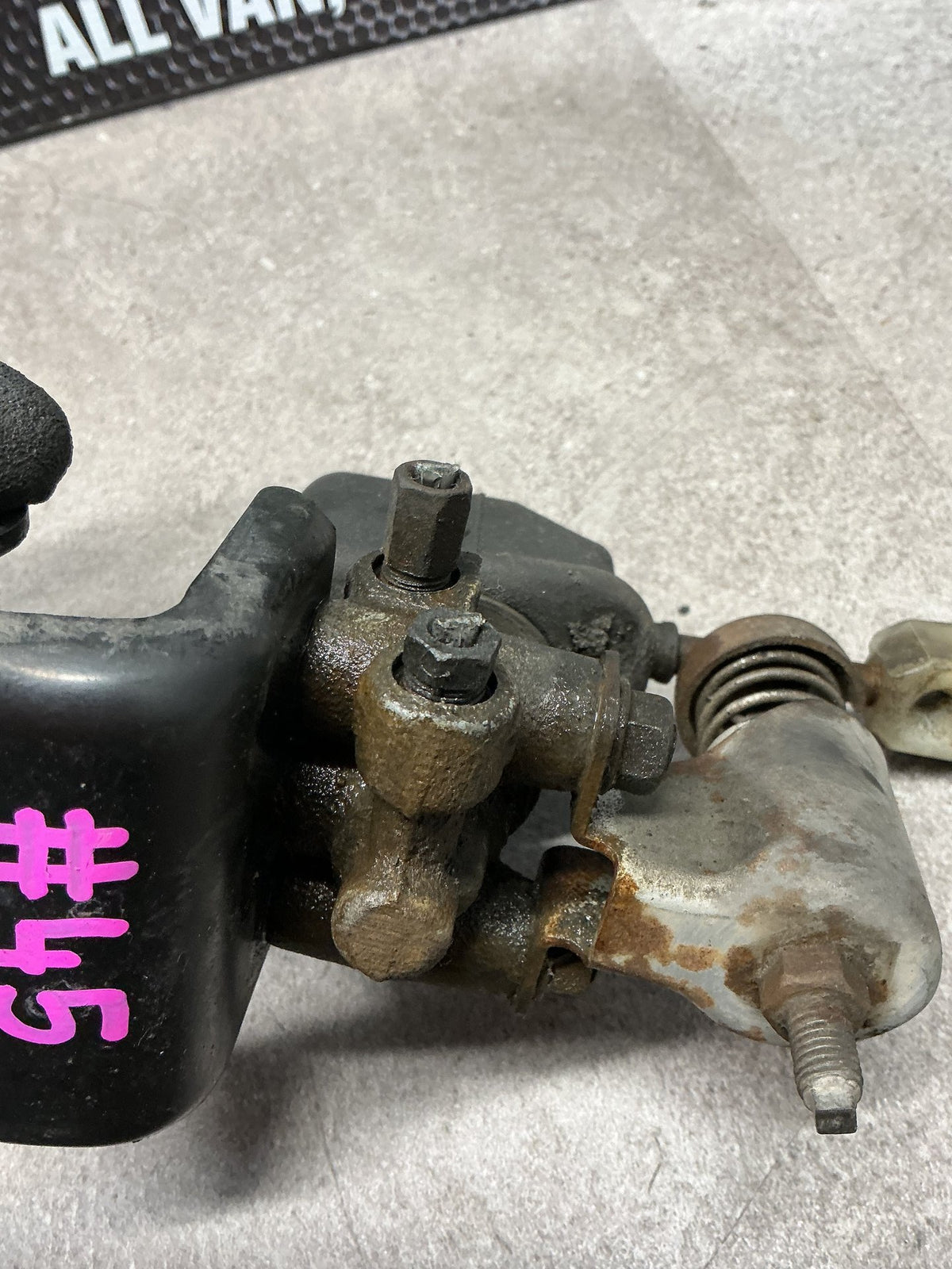 1993-2003 Toyota Hiace IV H100- Brake Proportioning Valve- (TAG11768)