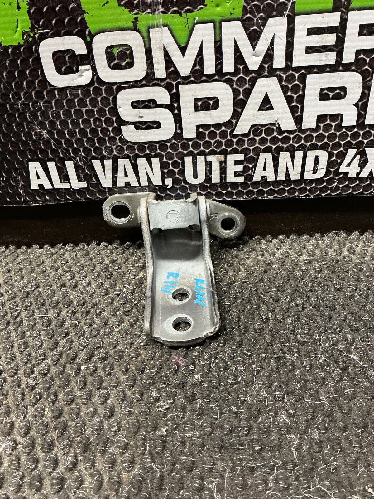 2006 Toyota Hilux- Right Front Door Top Hinge- (TAG10137)
