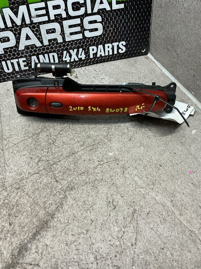 2010 Suzuki SX4 8W078- Right Front Door Exterior Handle- (TAG14746)