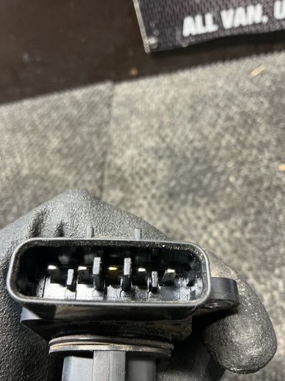 2006 Toyota Hilux- Air Flow Meter- (TAG10990)