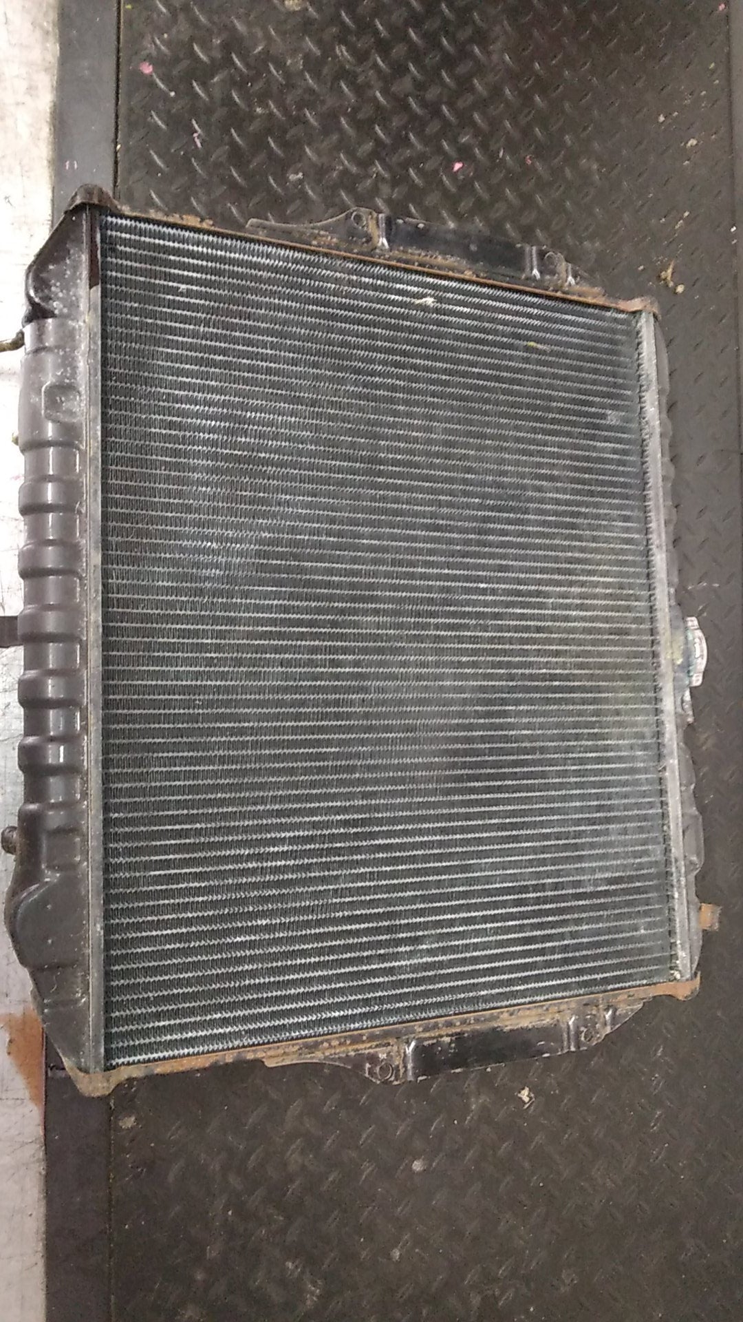 1997-2000 Mitsubishi Pajero II NL- Radiator- (TAG3172)