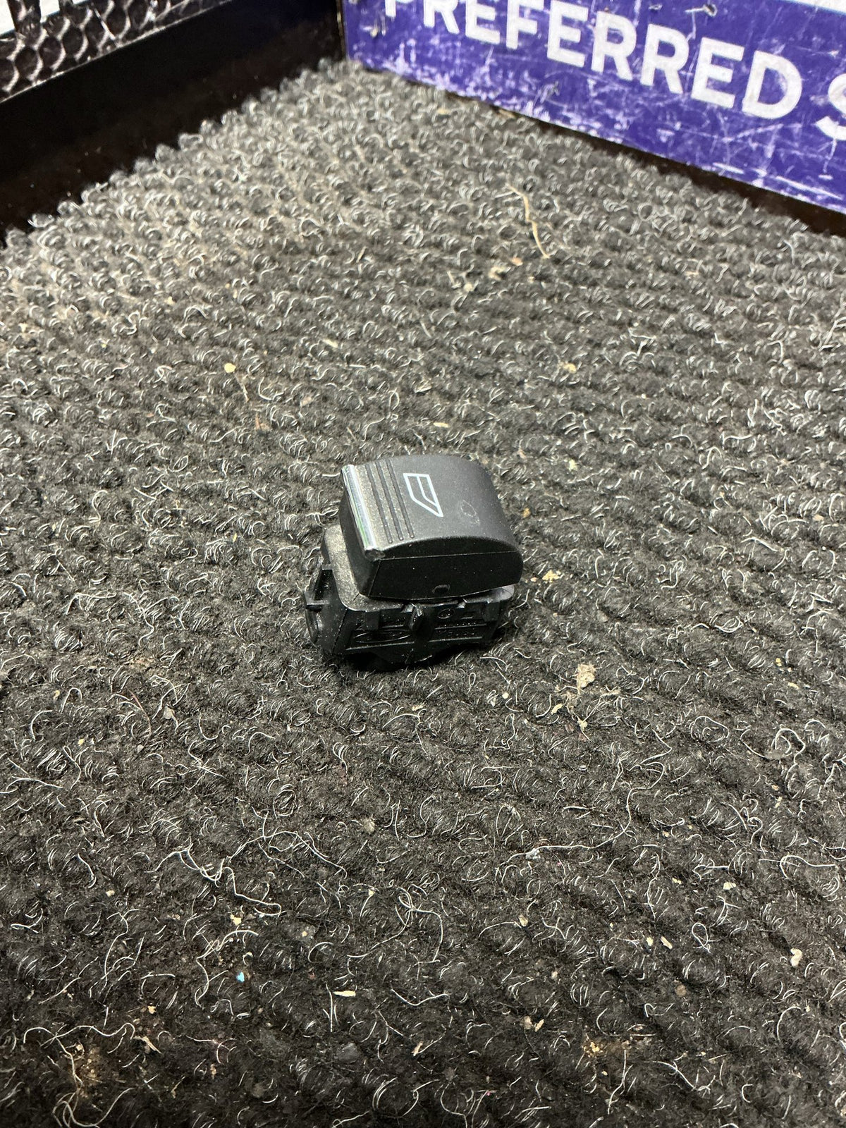 2013-2014 Ford Kuga II TF- Left Front Window Switch- (TAG9631)