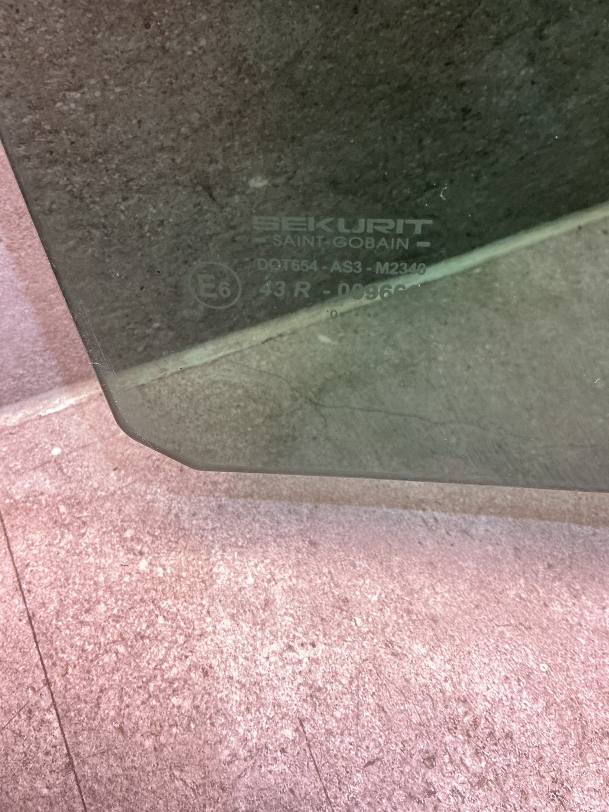 2006 Mazda Tribute- Right Rear Door Glass- (TAG17539)