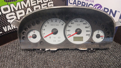2004 Ford Escape XLT V6 AUTO- Instrument Cluster- (TAG5177)