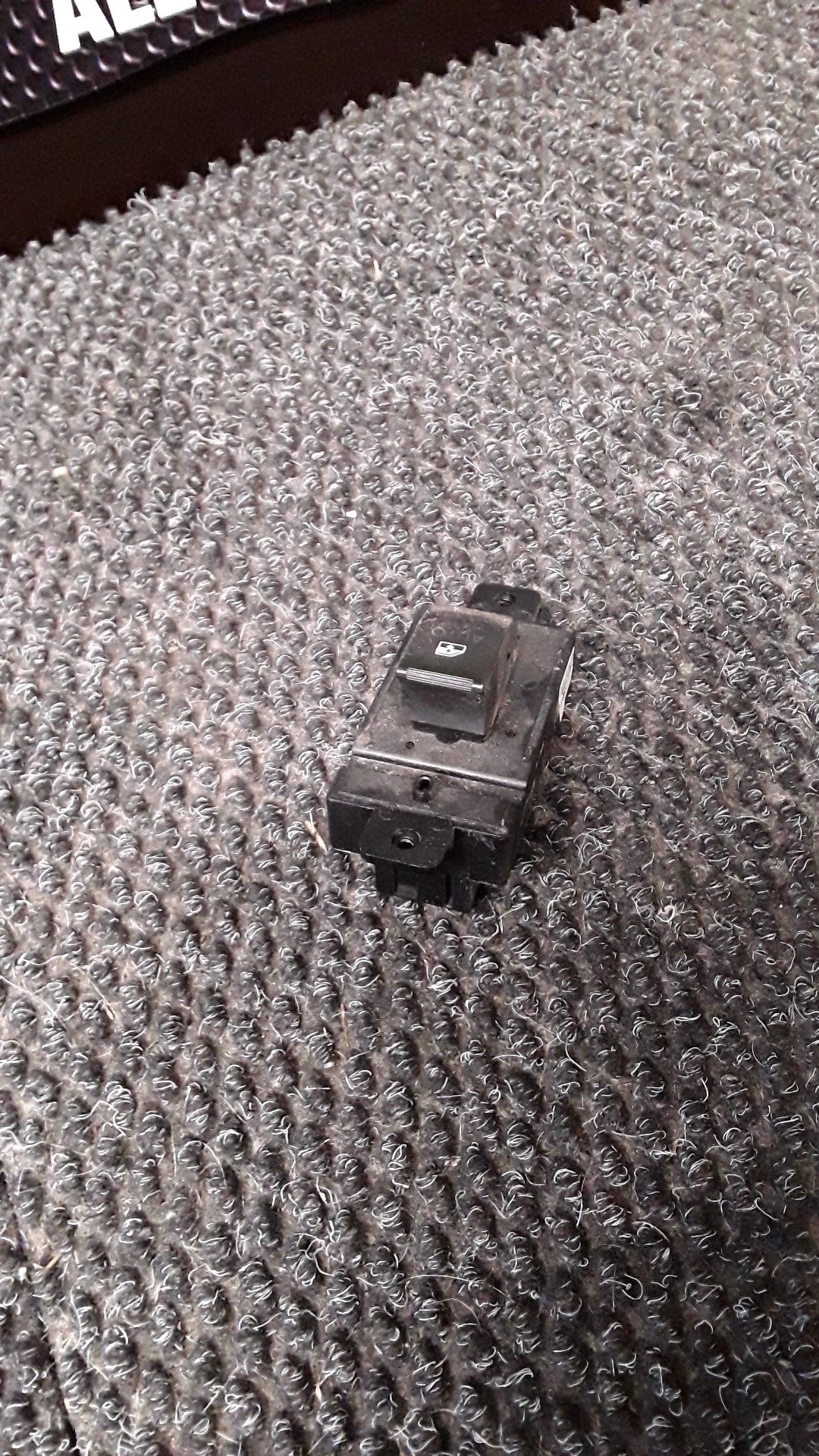 2013 Holden Captiva 7 LT 2WD 2.4 AT- Right Rear Window Switch- (TAG6448) PN: 202007457