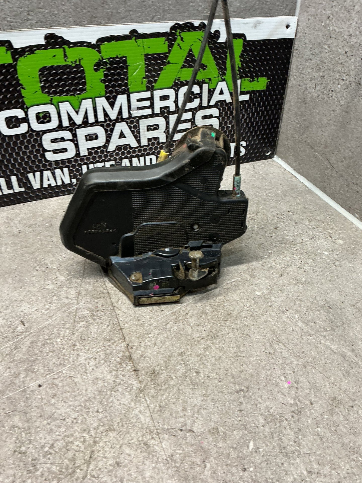 2005-2006 Toyota Hilux VII N20- Right Rear Door Lock Actuator- (TAG13684)