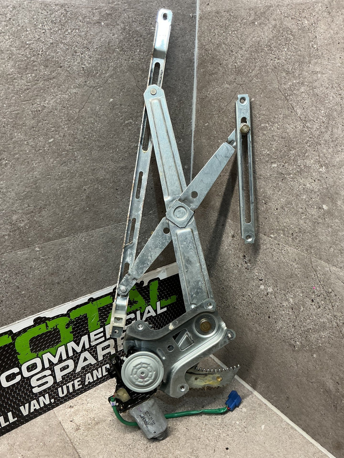 2004-2006 Mazda Bounty- Left Front Window Regulator/Motor- (TAG14382)