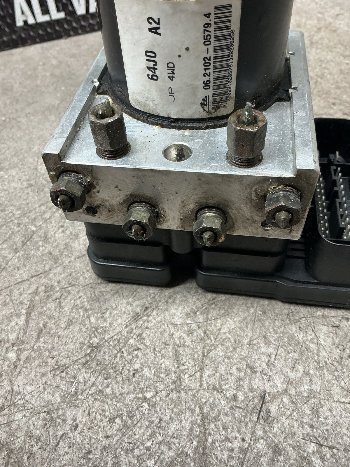 2006 Suzuki Escudo- ABS Pump/Modulator- (TAG17086)