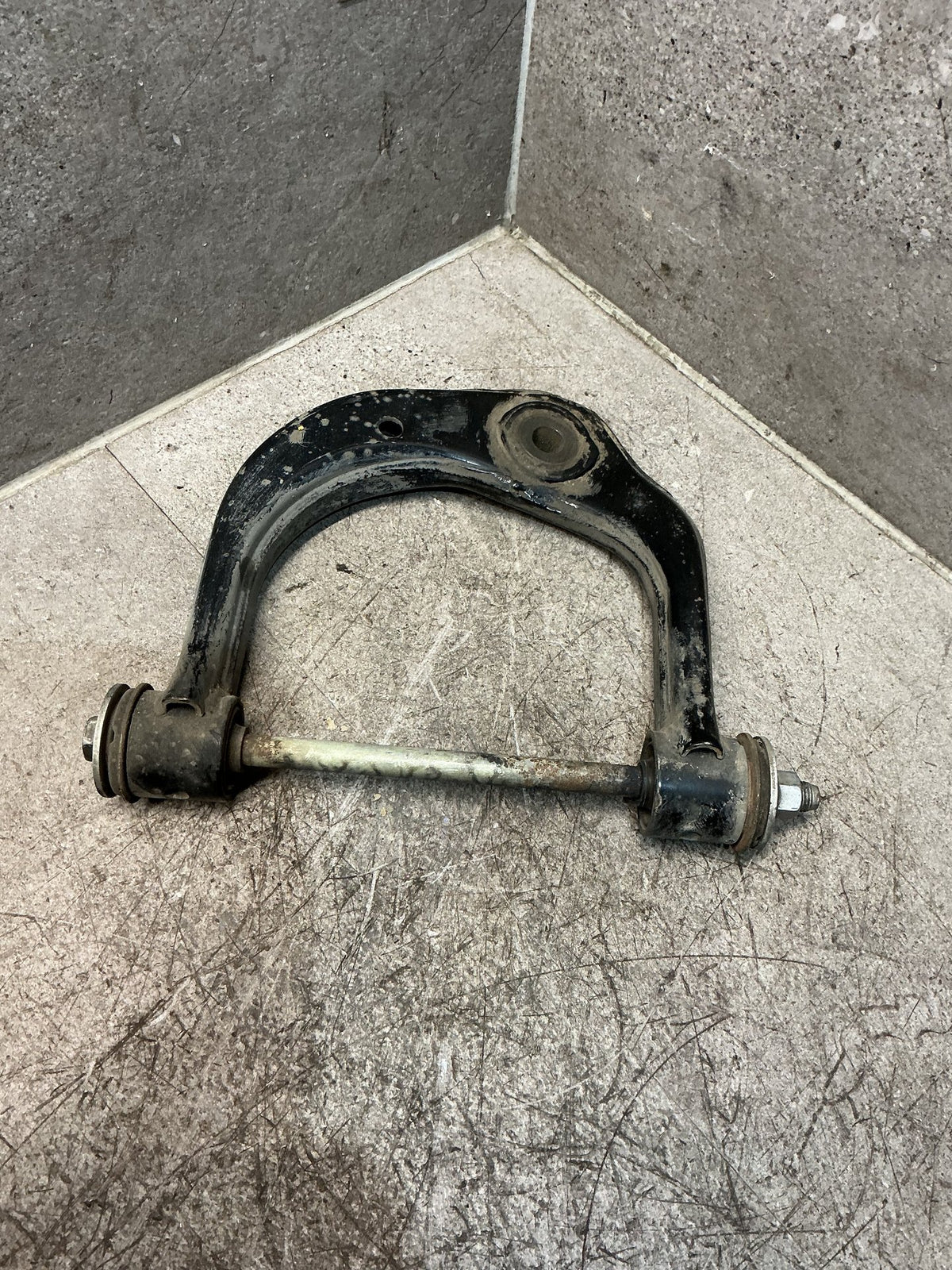 1996-2000 Toyota Land Cruiser J90 - Left Front Upper Control Arm - (TAG18013)