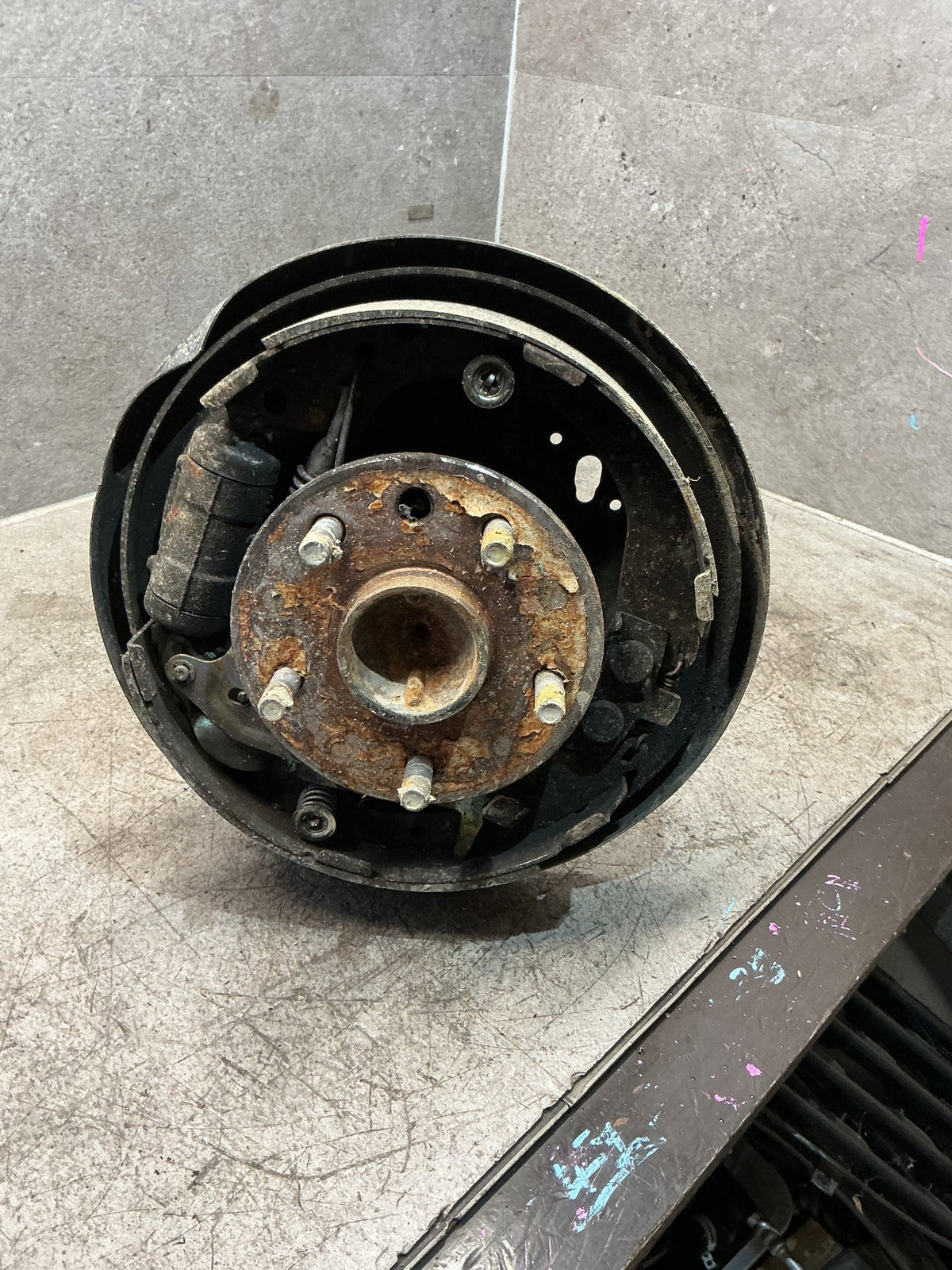 2006 Toyota Hilux - Right Rear ABS Axle - (TAG17817)