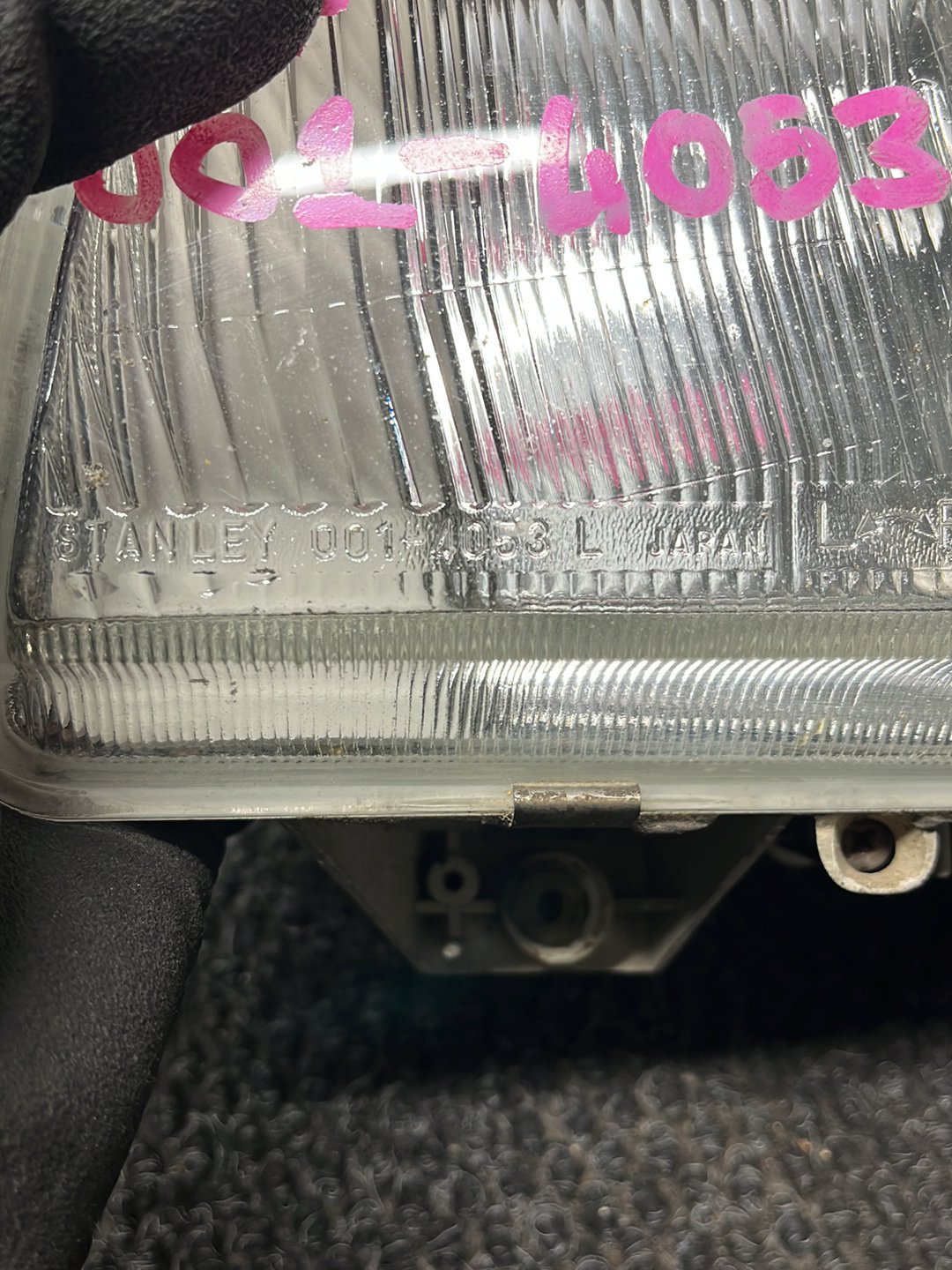 1996 Ford Econovan- Left Headlight- (TAG9379)