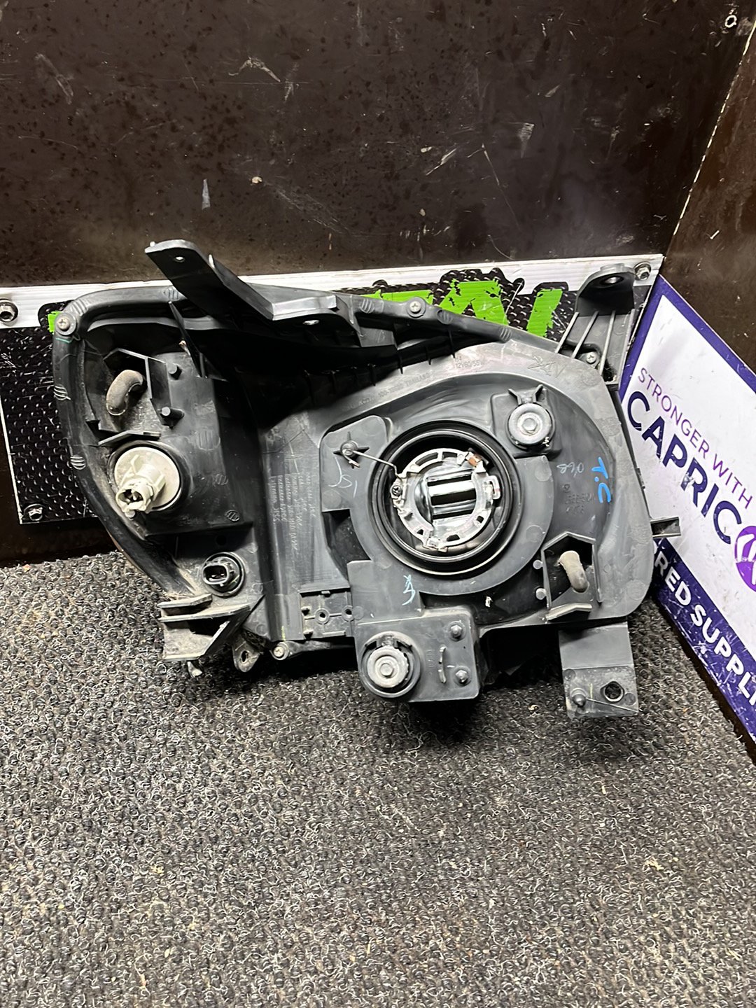 2007 Mazda BT-50- Left Headlight- (TAG9361)