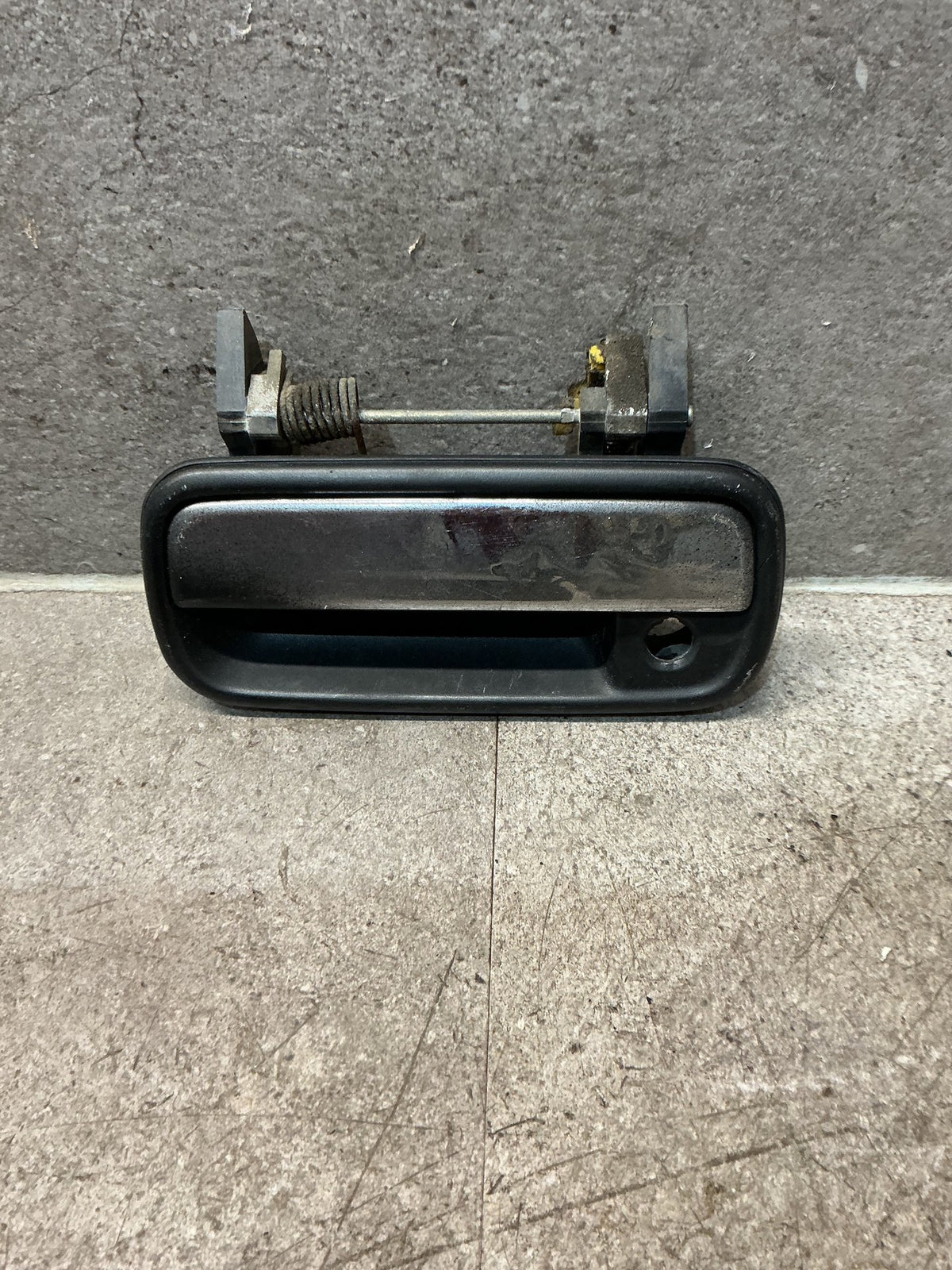 1994 Toyota Hilux KZN130 - Left Front Door Exterior Handle - (TAG18143)