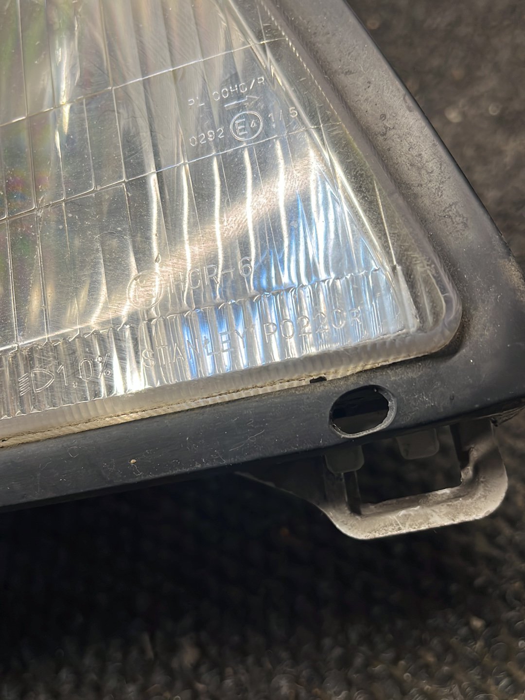 Mazda Bongo Van- Right Headlight- (TAG9347)