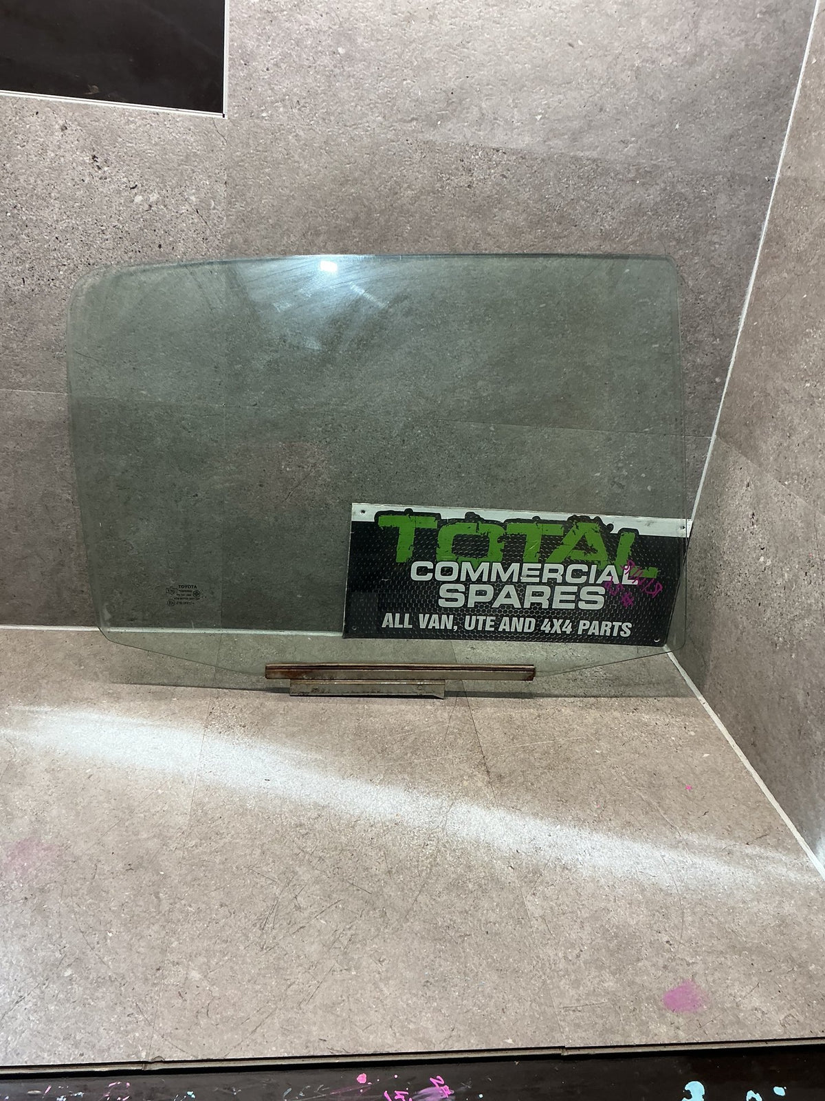 2005 Toyota Hilux VII N20- Right Rear Door Glass- (TAG13699) PN: M173S