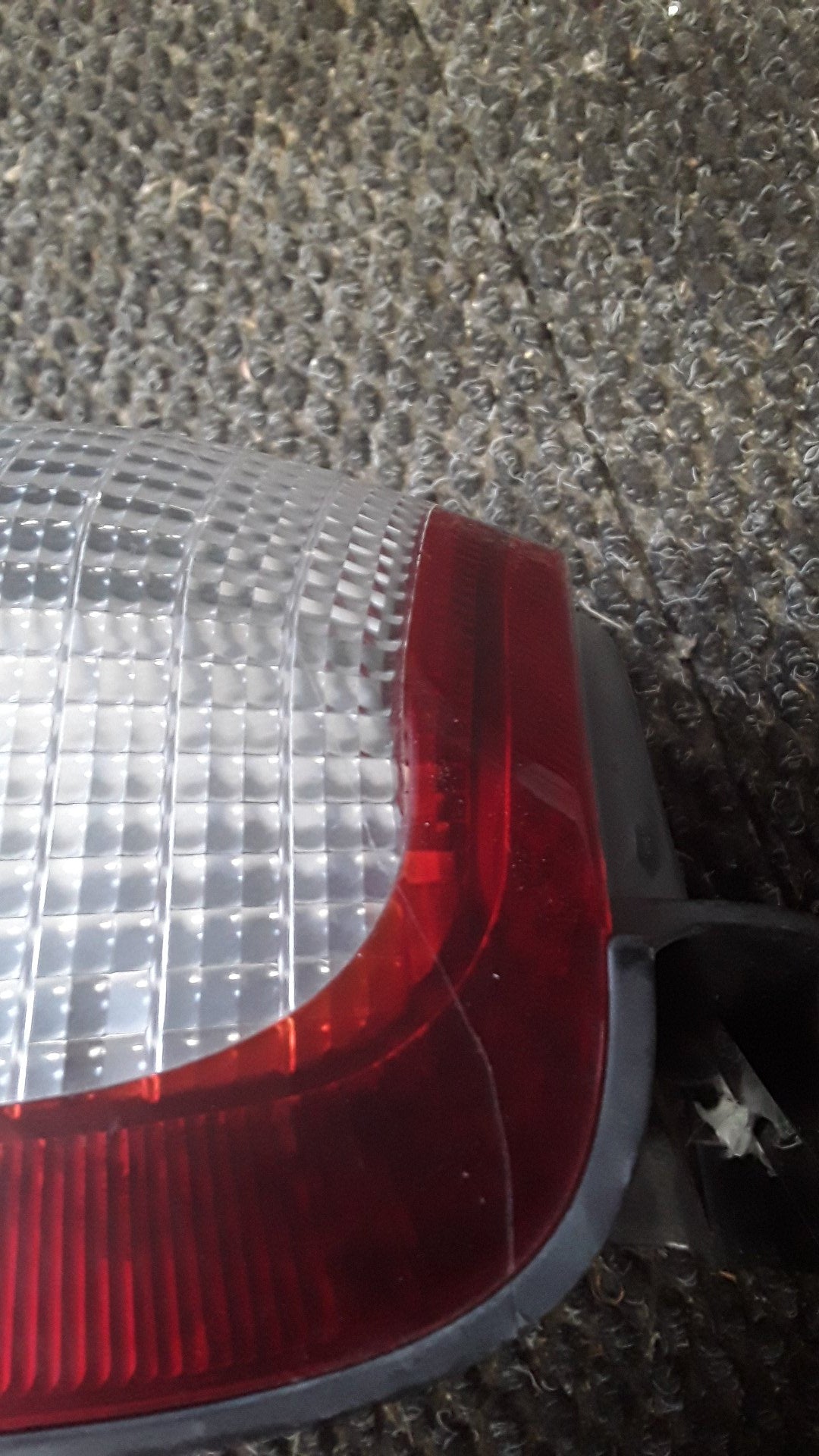 1995-2002 Toyota Hilux III N180- Right Taillight- (TAG6045) PN: 33-07803R