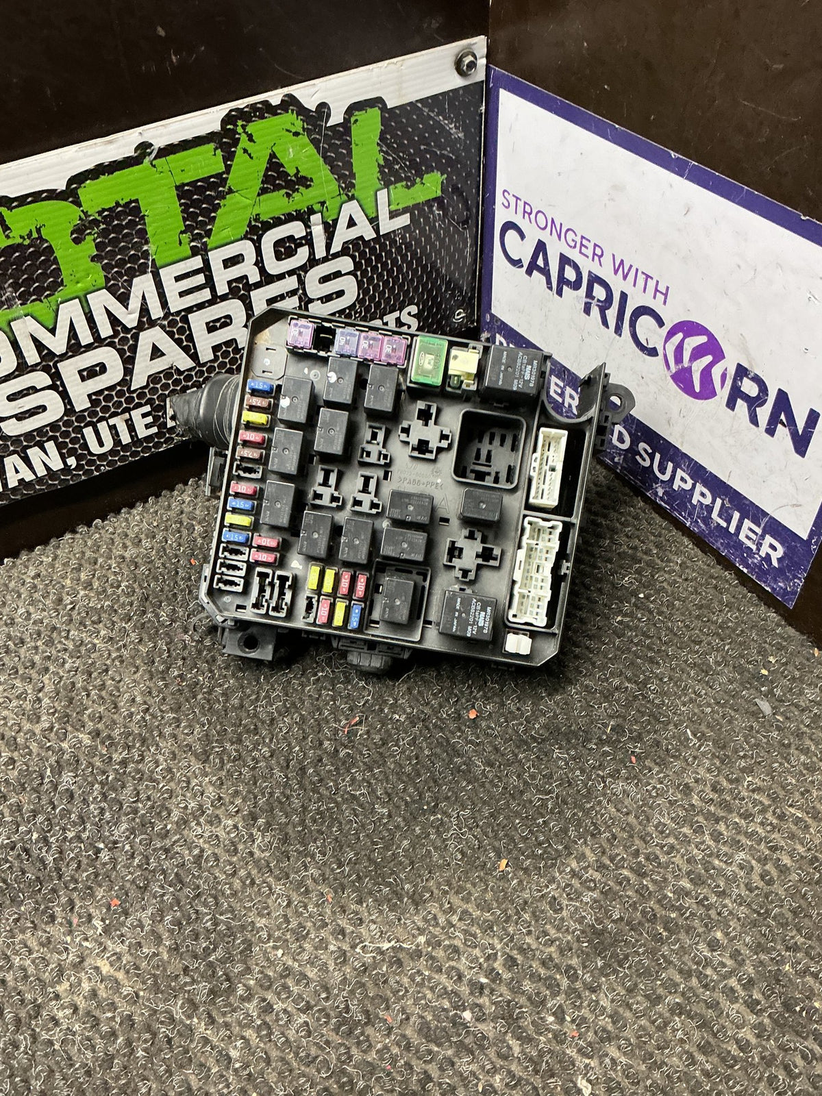 2005-2012 Mitsubishi Outlander CW*W - Engine Bay Fuse Box - (TAG10495)