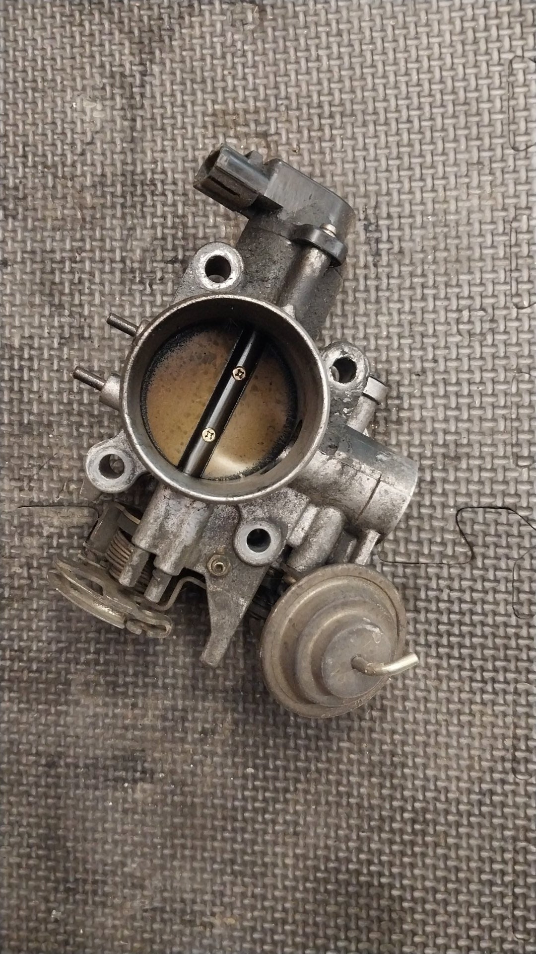 1997 Toyota Land Cruiser J90 KZJ95- Throttle Body- (TAG992) PN: 1KZ