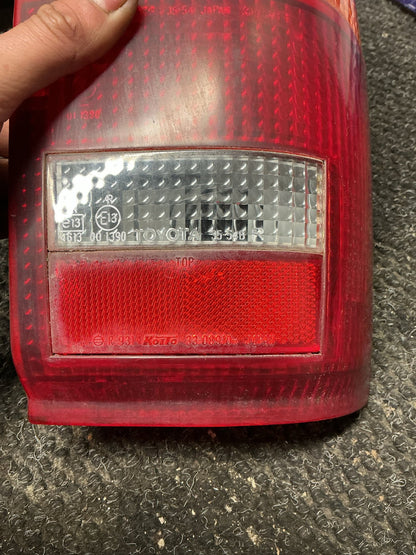 1993-1997 Toyota Hilux KZN130- Right Taillight- (TAG9880)