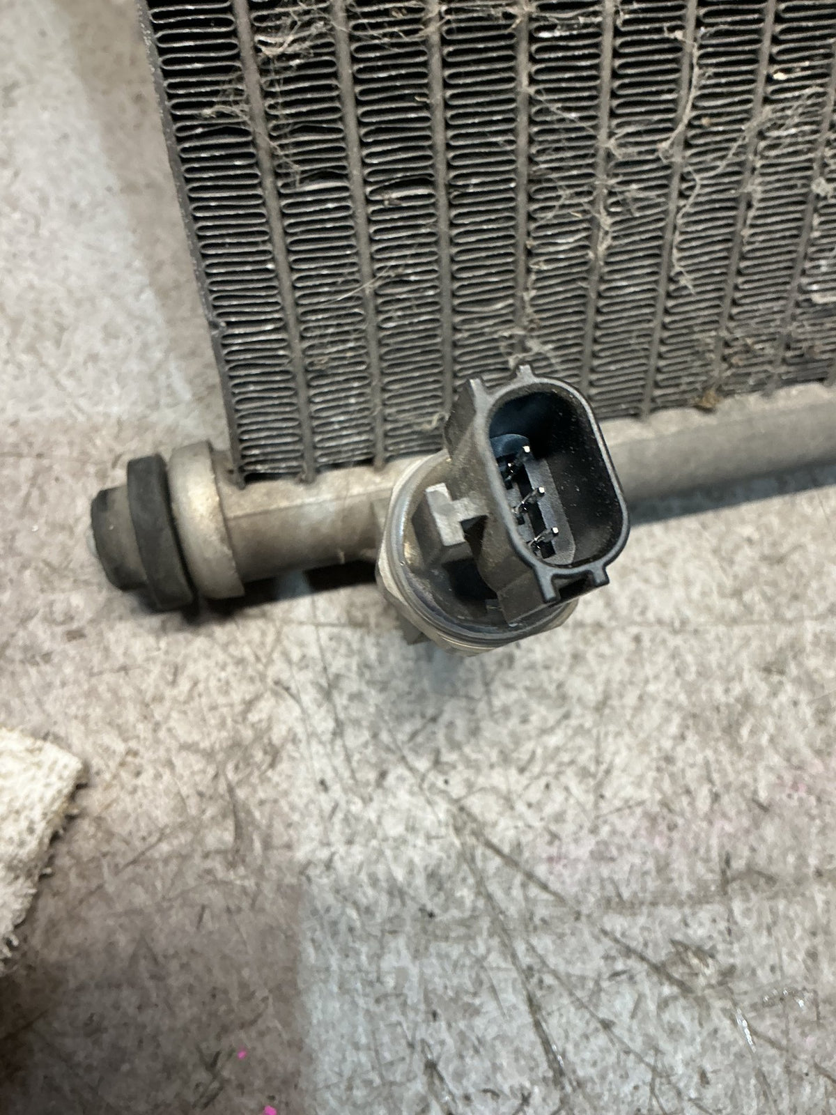 2005 Nissan Elgrand ME51- A/C Condenser- (TAG16790)