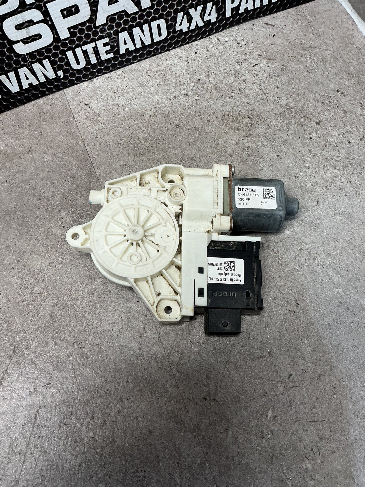 2016 Jeep Renegade B1- Right Front Window Reg Motor- (TAG12294) PN: C44131-102