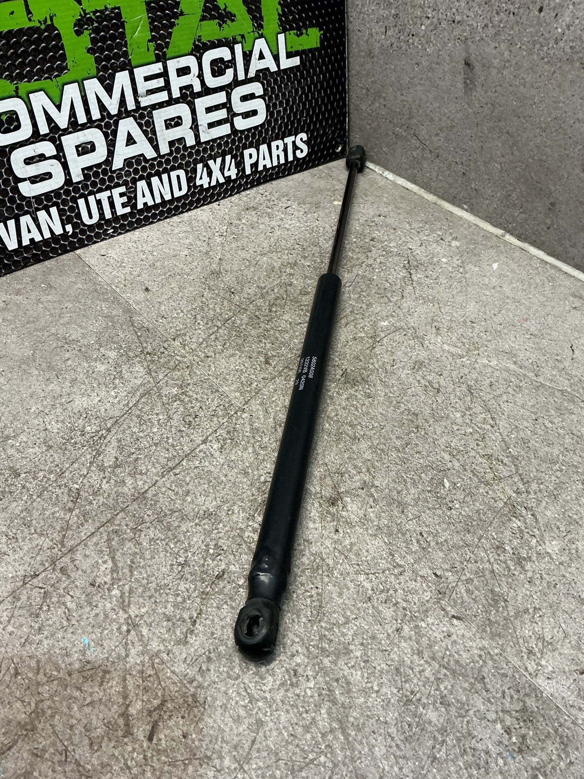 2007 Mitsubishi Outlander- Right Tailgate Strut- (TAG16073) PN: 5802A008