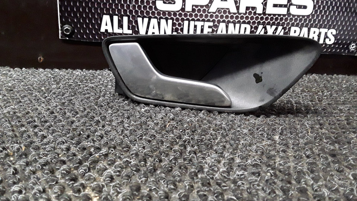 2021 Ford Puma ST-LINE 1.0P/7AT- Left Rear Door Interior Handle- (TAG6559) PN: HB2ZA