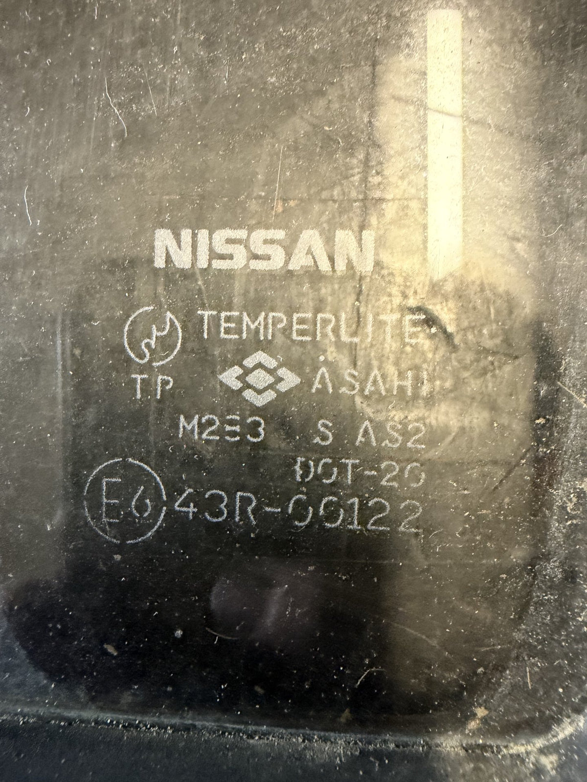 1994 Nissan Terrano - Left Rear Quarter Door Glass - (TAG18577)