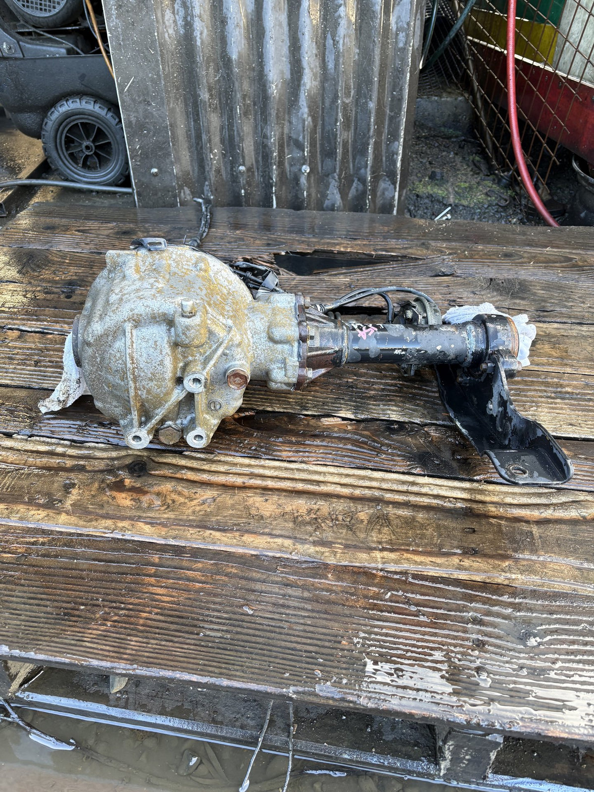 2005 Mazda B-Series UN- Front Differential Assembly- (TAG16082)
