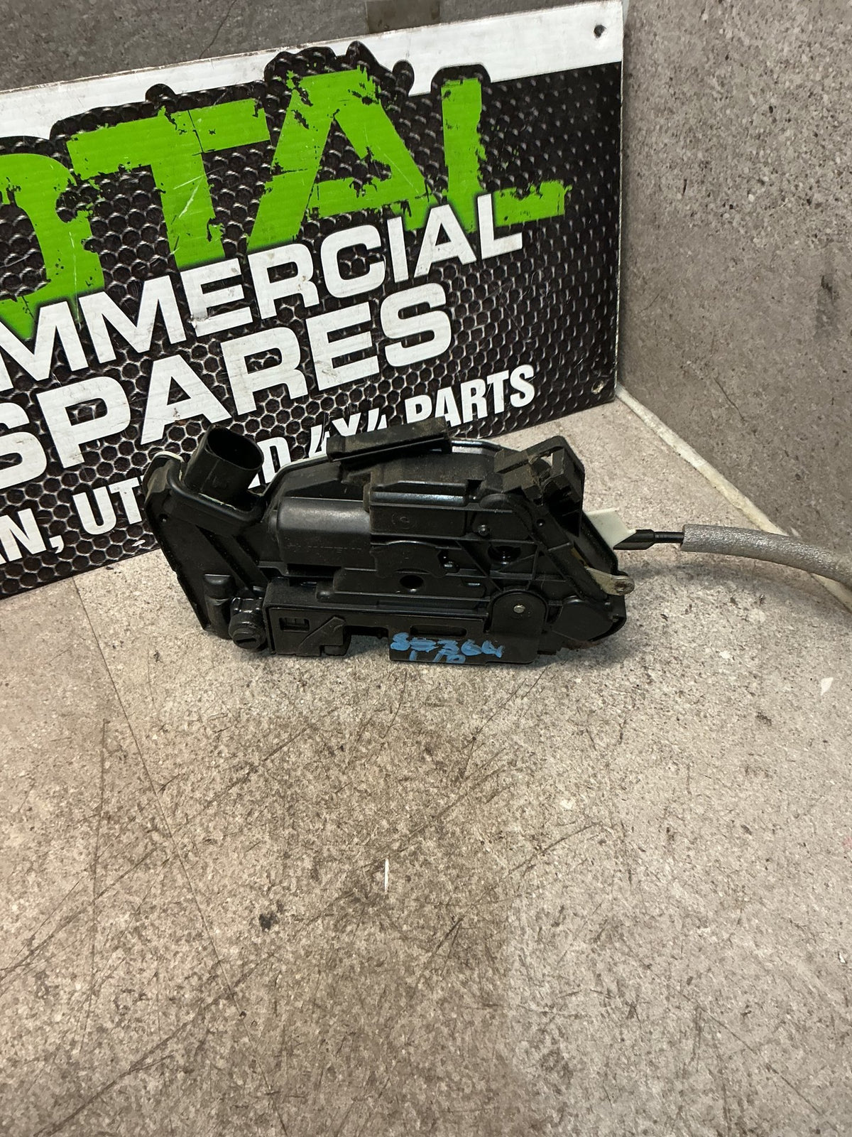 2014 Volkswagen Amarok- Left Rear Door Lock Actuator- (TAG16238)