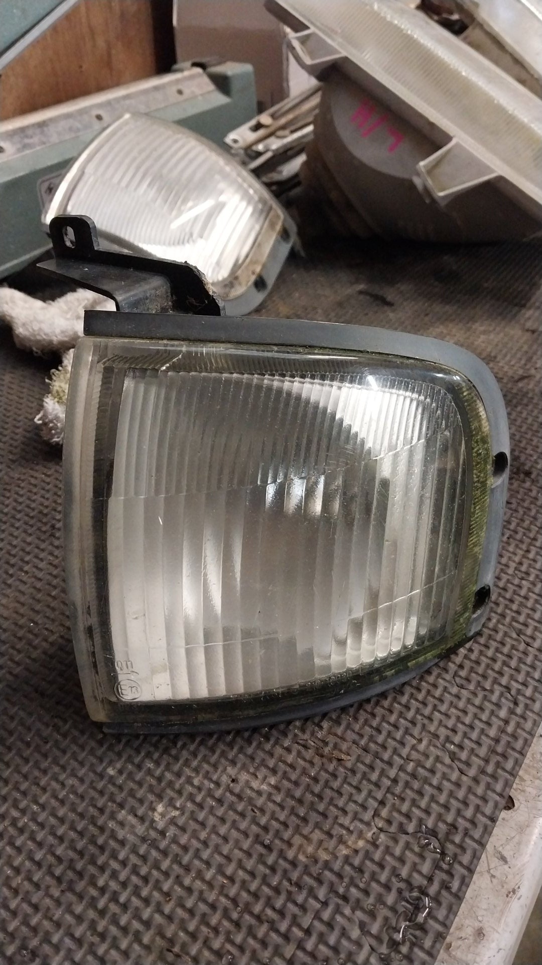 1999-2006 Mazda B-Series UN UNY0W- Left Corner Light- (TAG2952)