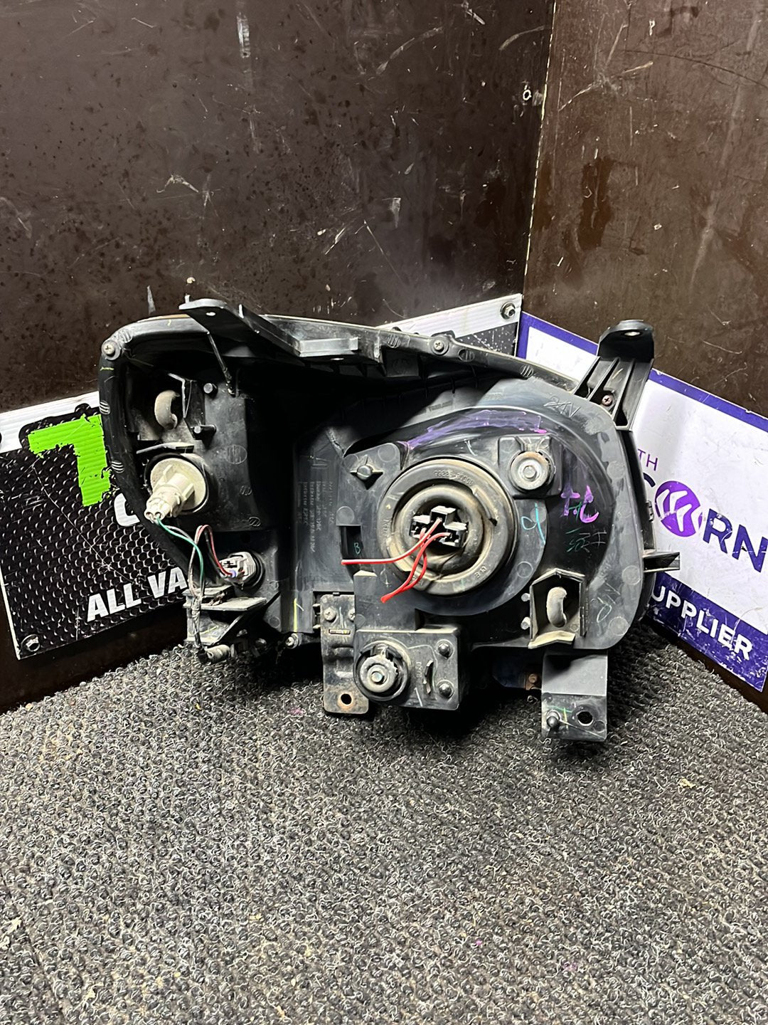 2007 Mazda BT-50- Left Headlight- (TAG9363)