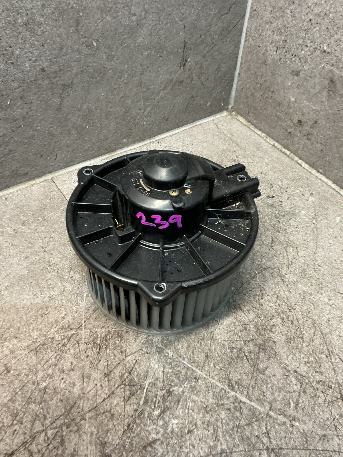 1996-2000 Toyota Land Cruiser J90 - Heater Fan Motor - (TAG18033)