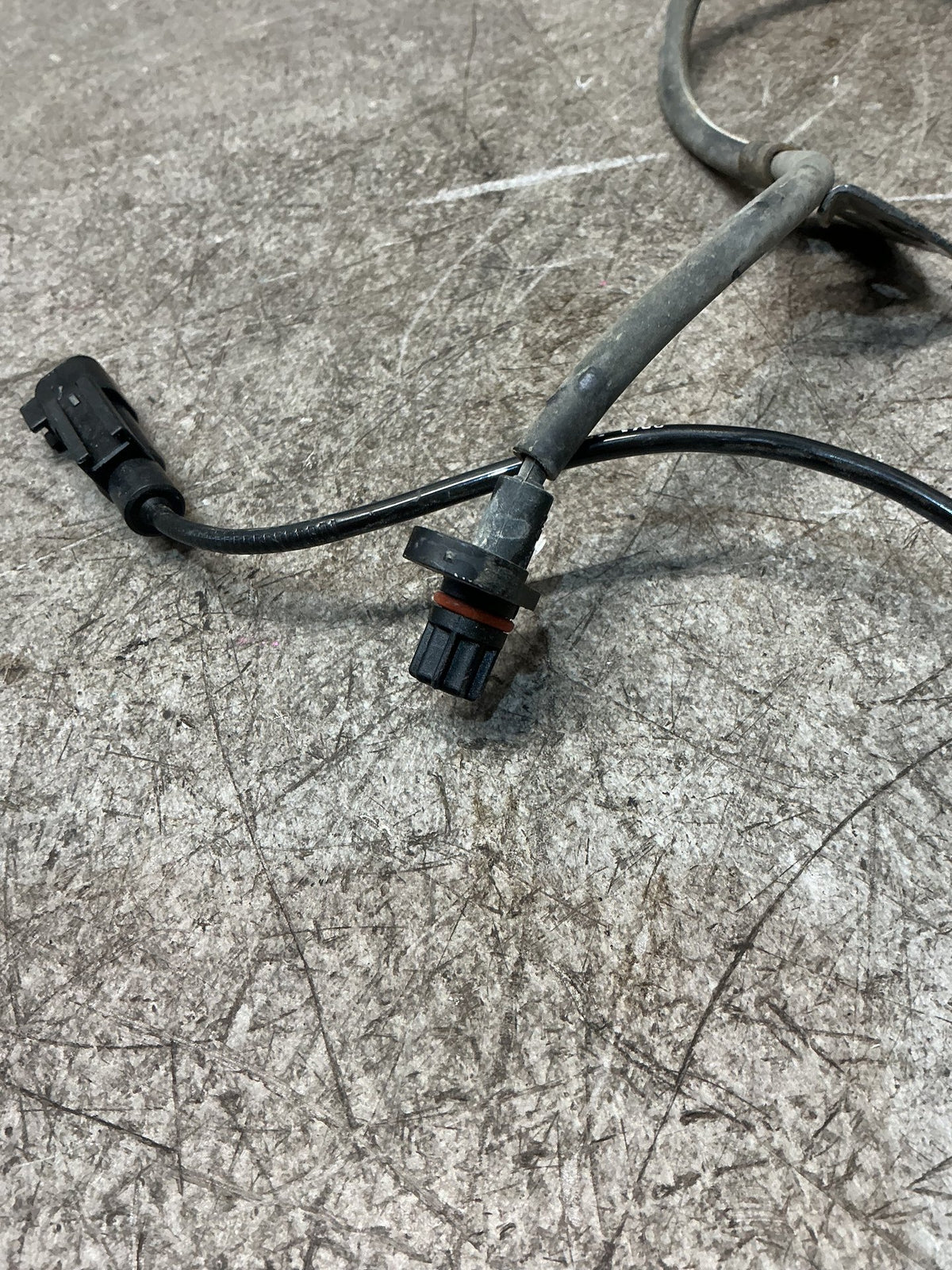 2012-2020 Mitsubishi Outlander GF*W GF GF8 - Right Front ABS Sensor - (TAG18728)