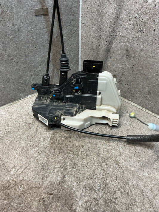 2014 Hyundai Santa Fe - Left Front Door Lock Actuator - (TAG18469)
