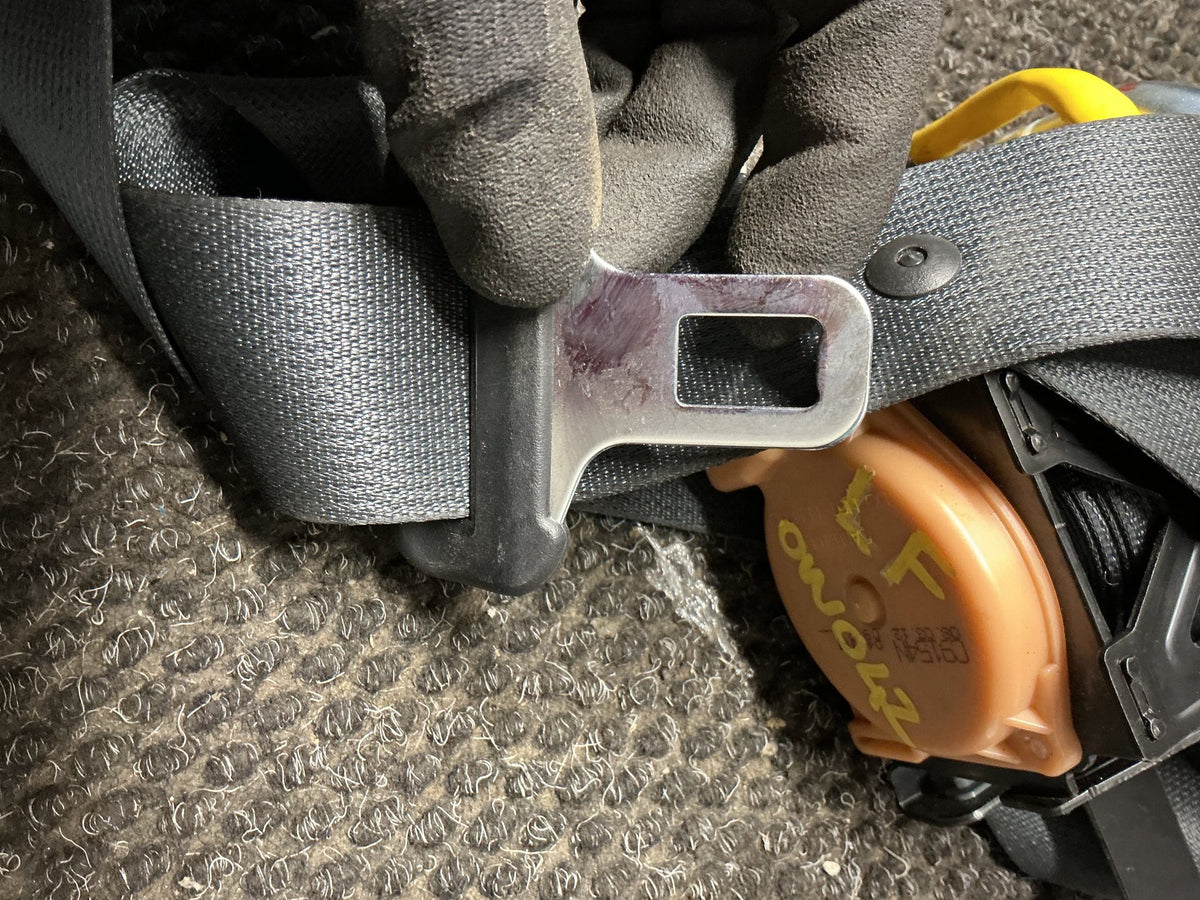 2007 Suzuki Vitara 0W042- Left Front Seat Belt- (TAG10720)