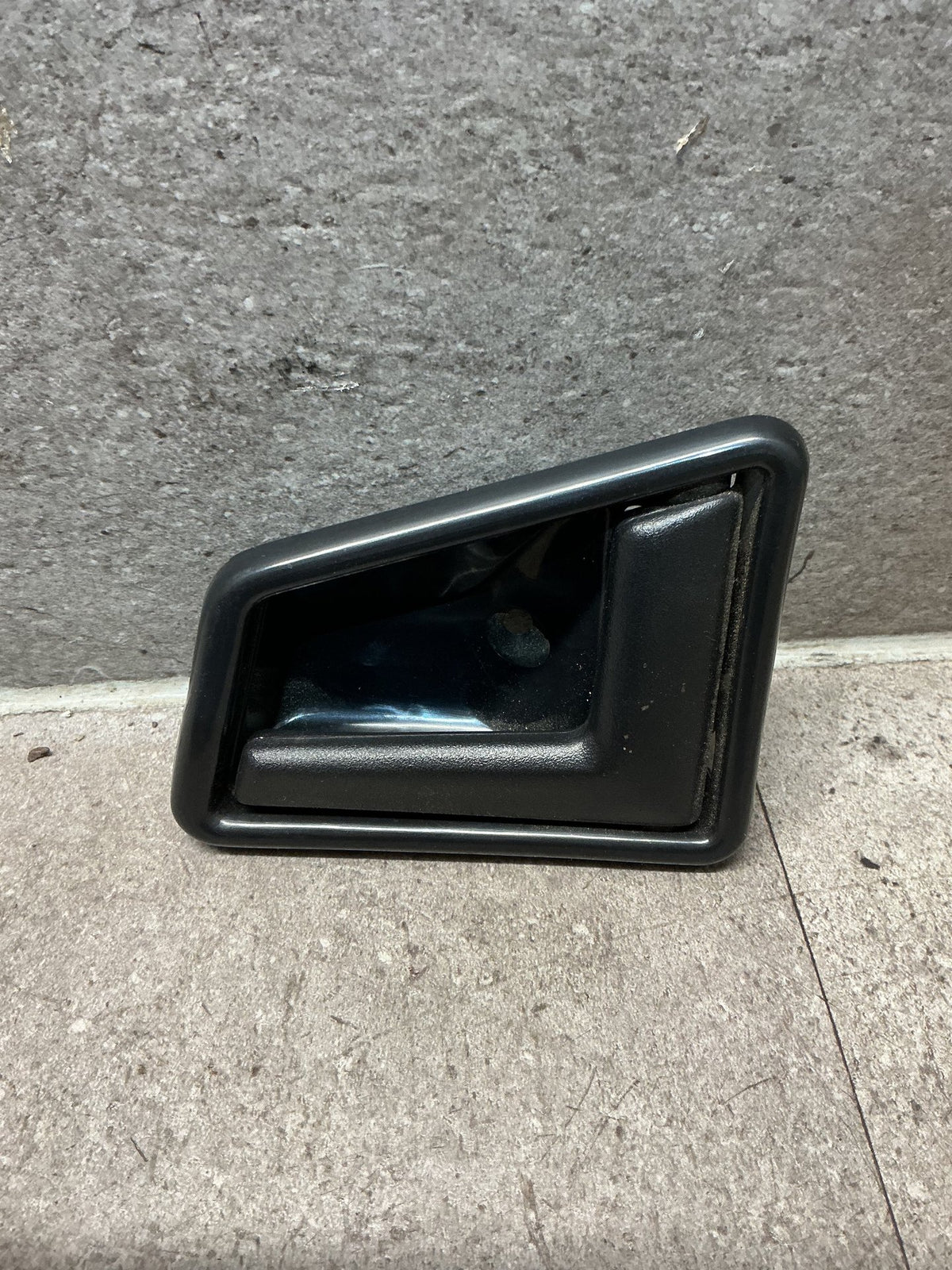 1989-1998 Suzuki Escudo - Right Front Door Interior Handle - (TAG18811)