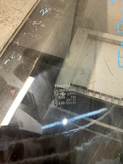 2004 Nissan Elgrand E50 - Left Front Door Glass - (TAG19154)