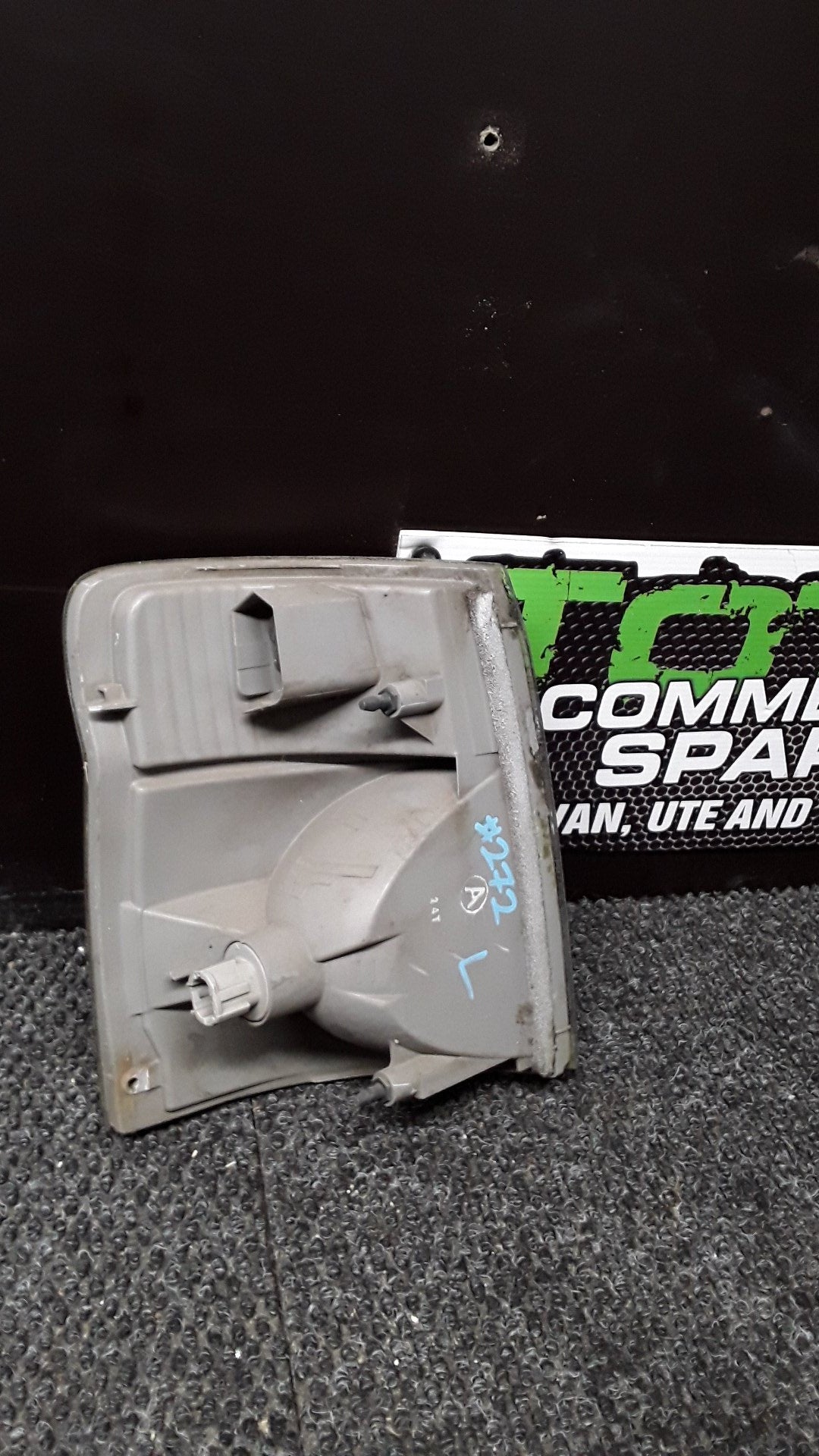 2001 Nissan Caravan E25 VWE25- Left Corner Light- (TAG5497)