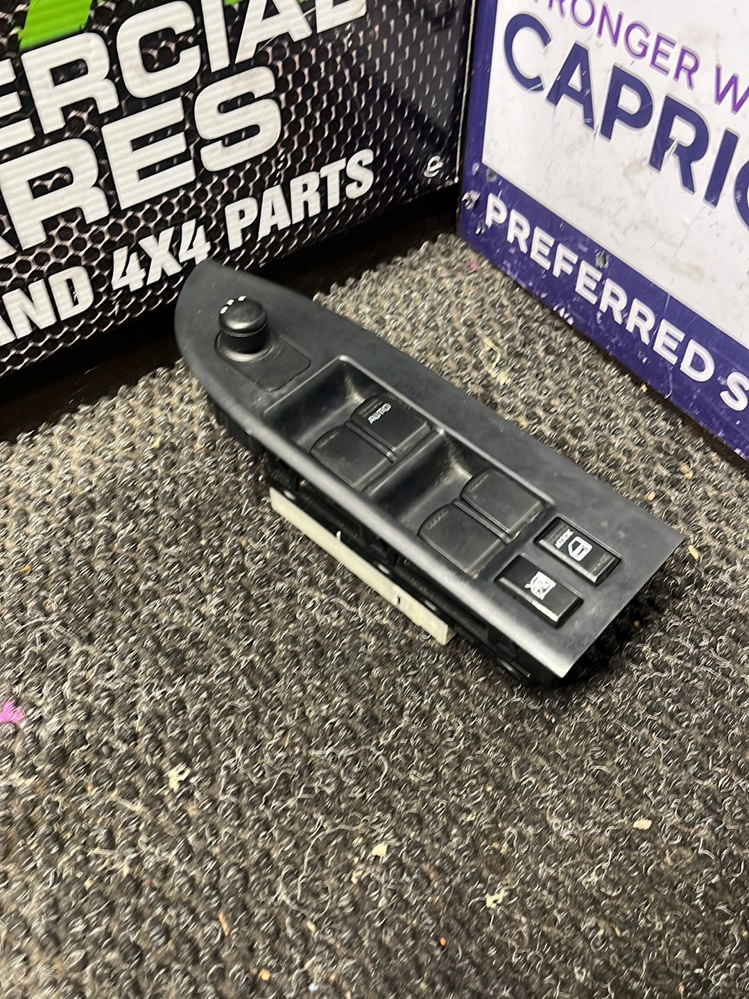 2011 Suzuki Grand Vitara- Master Power Window Switch- (TAG7617)