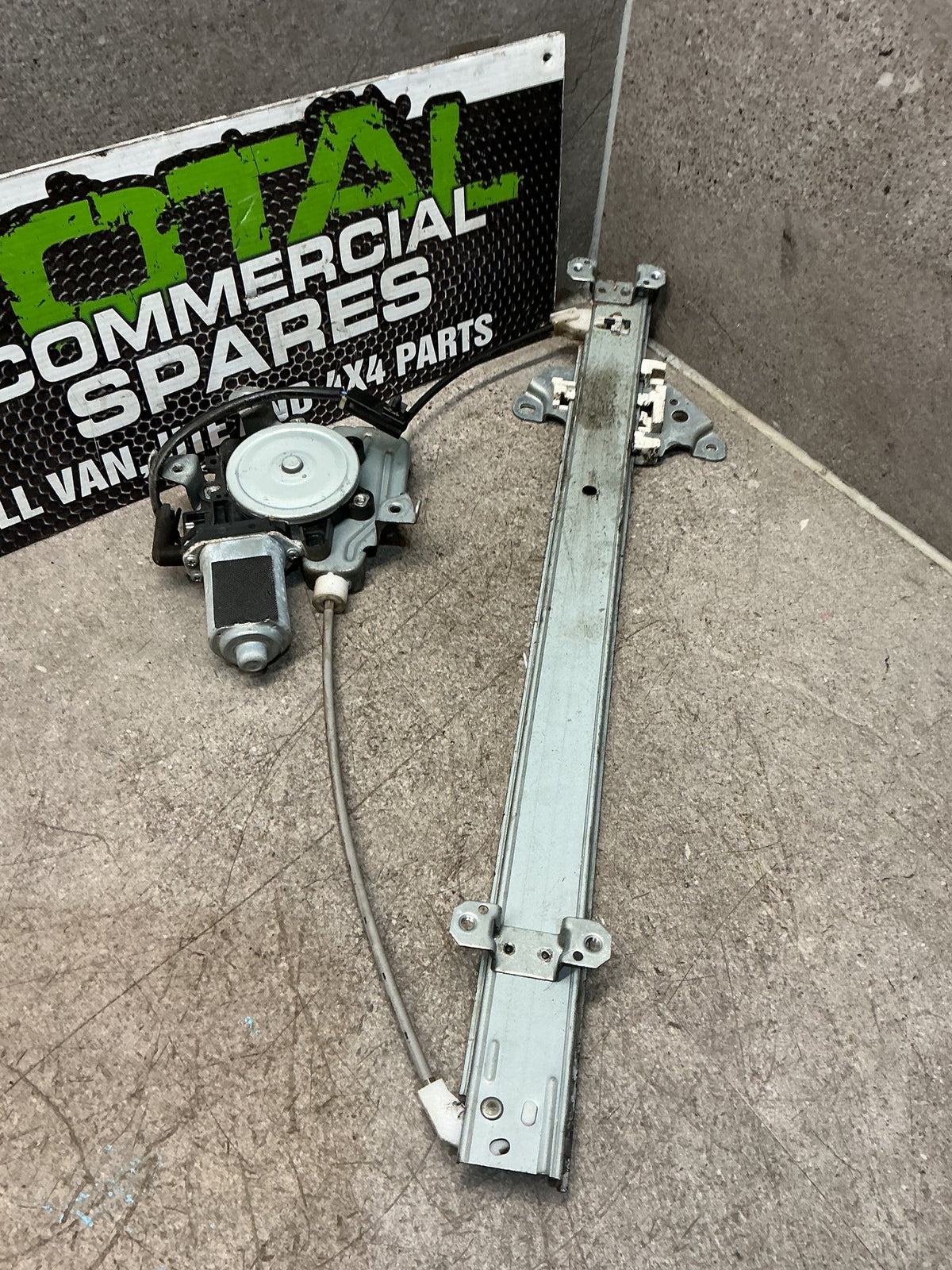 2011 Nissan Navara- Left Rear Window Regulator/Motor- (TAG16029)