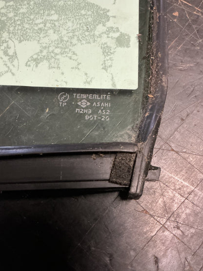 1997-2002 Nissan Elgrand E50 - Right Front Quarter Door Glass - (TAG18653)