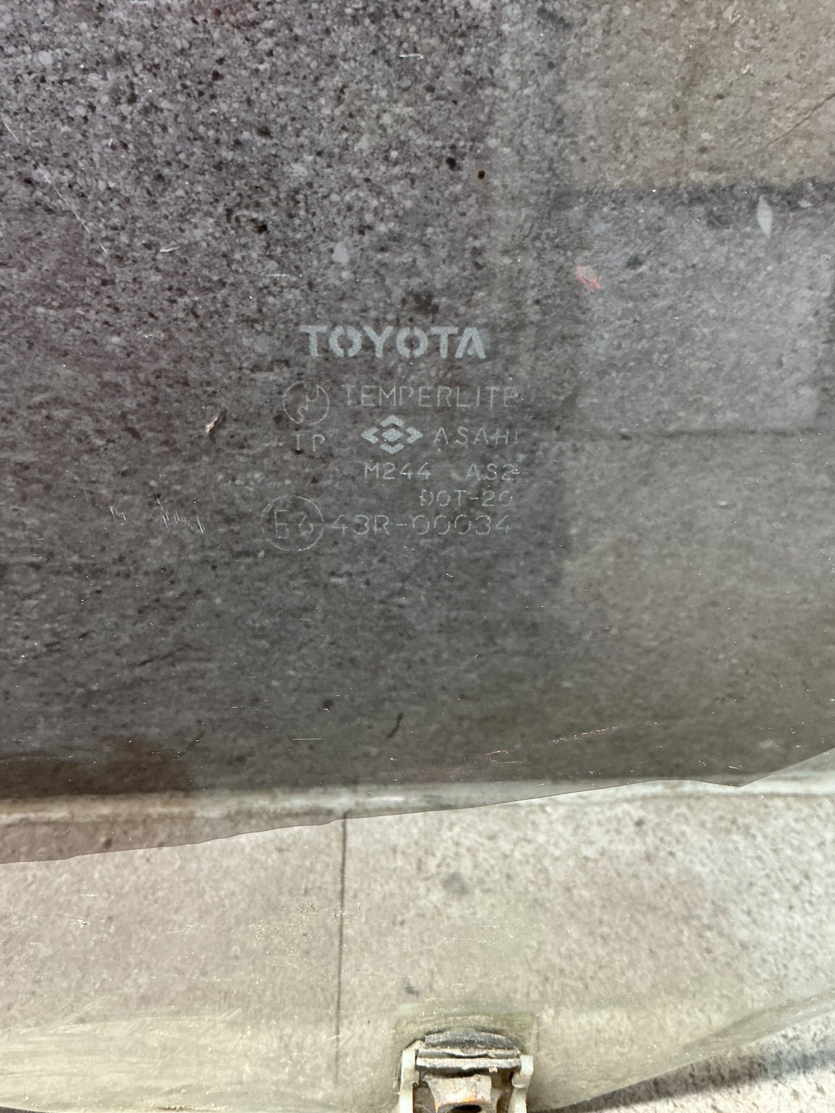 1992-2004 Toyota Hiace H100 LH100 - Left Front Door Glass - (TAG19035)