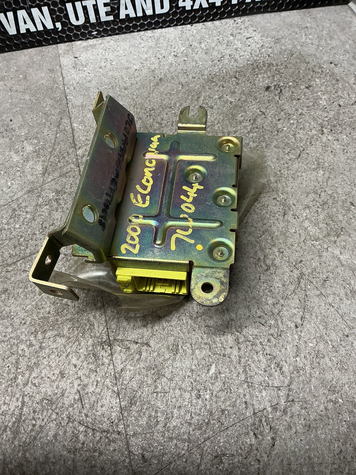 2000 Ford Econovan- Airbag Module- (TAG14990)