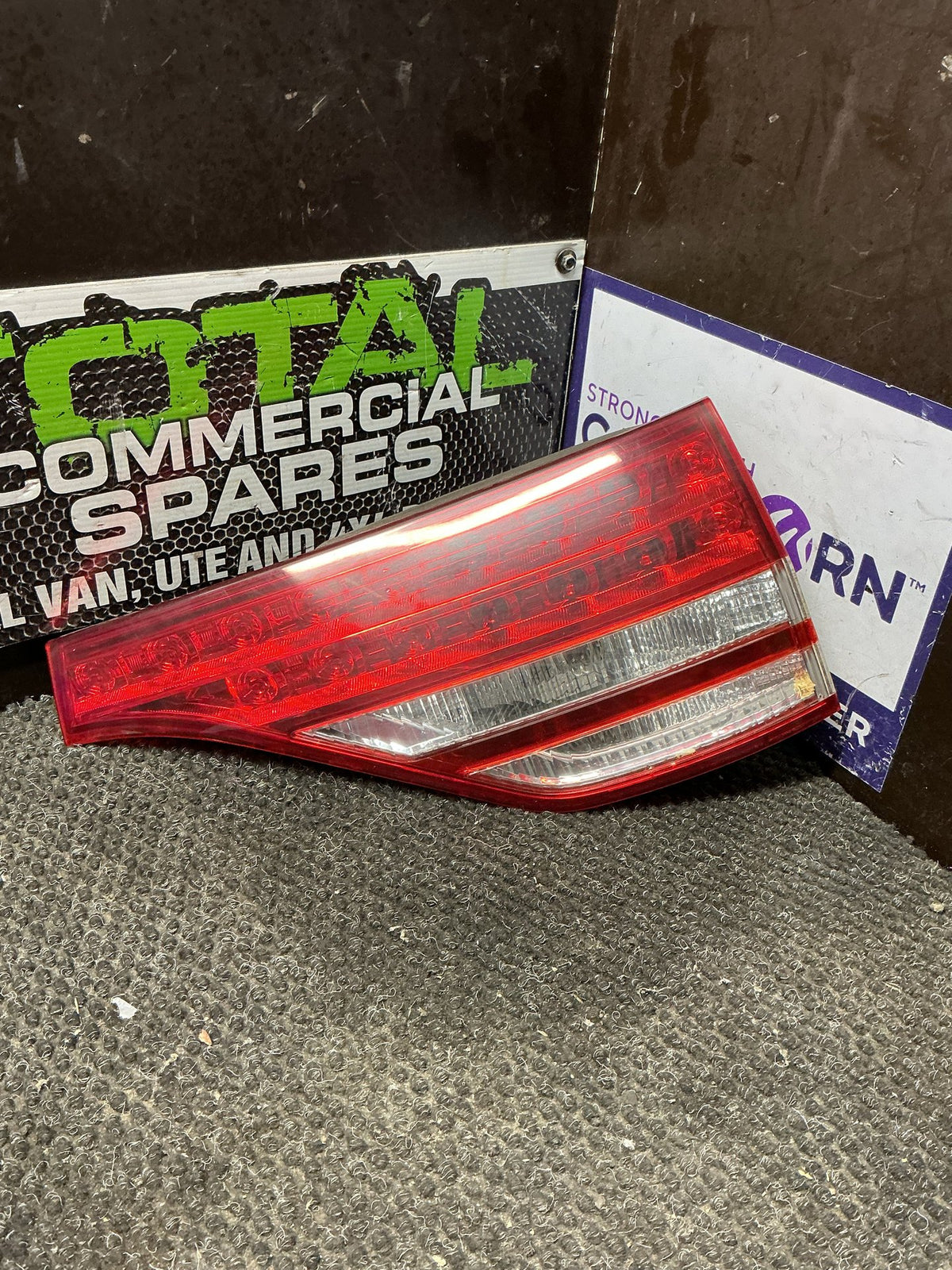 2006-2020 Toyota Previa R50- Right Taillight- (TAG9867)